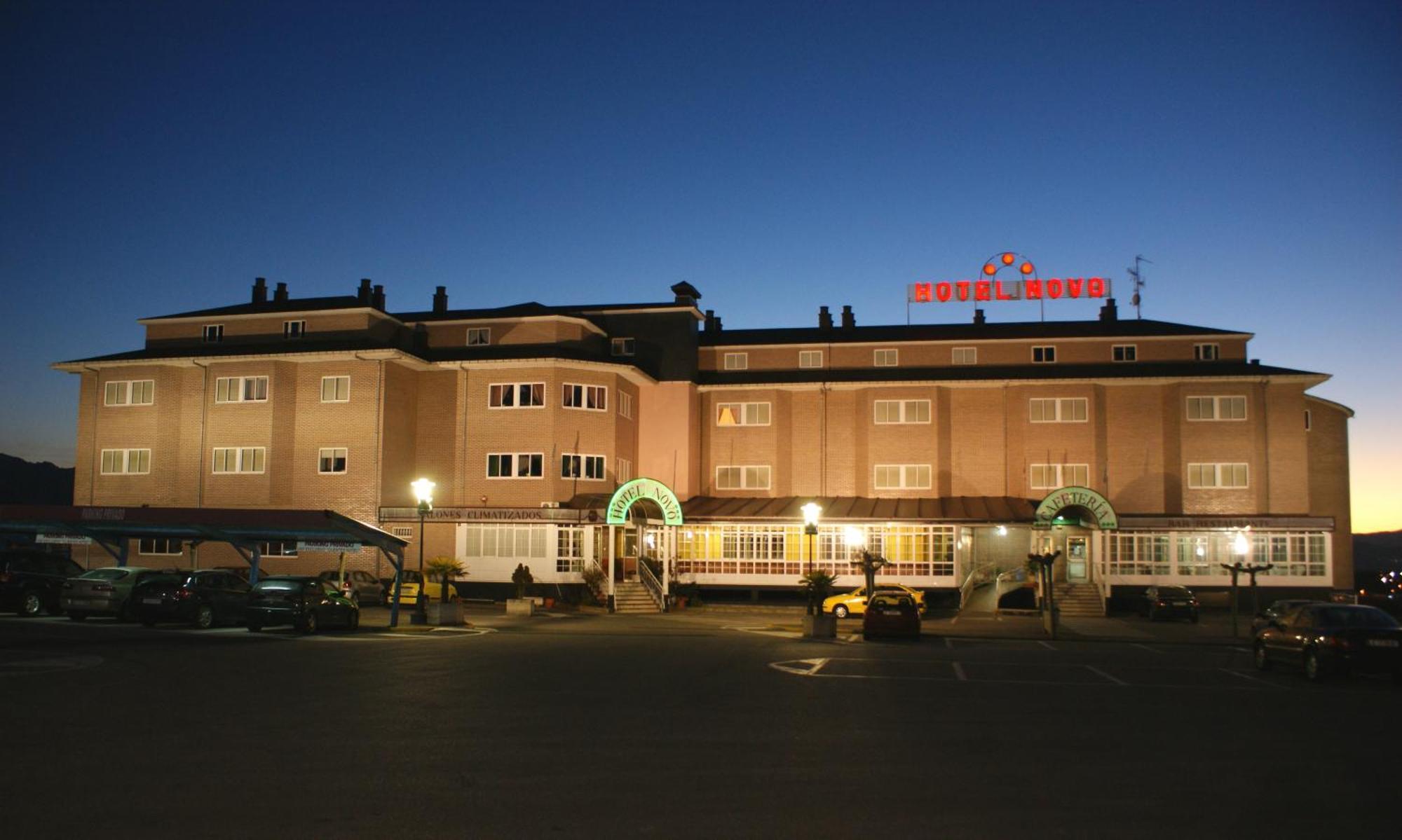 Hotel Novo Ponferrada Εξωτερικό φωτογραφία