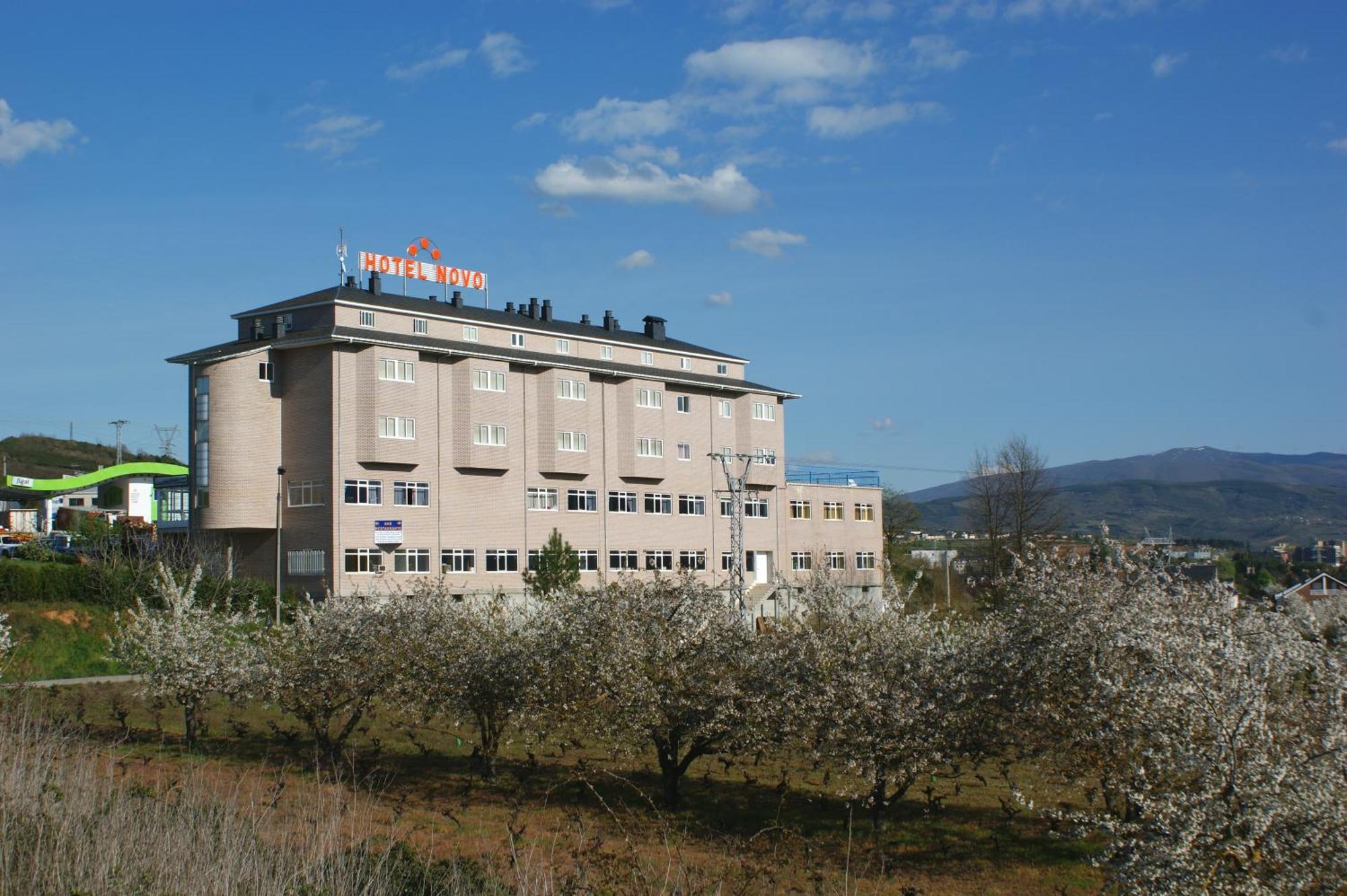 Hotel Novo Ponferrada Εξωτερικό φωτογραφία